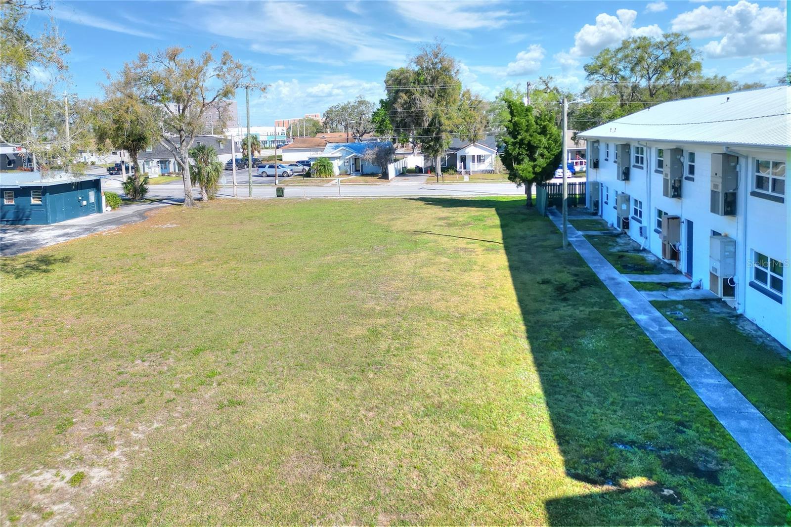 300 1st St S Property Photo 16