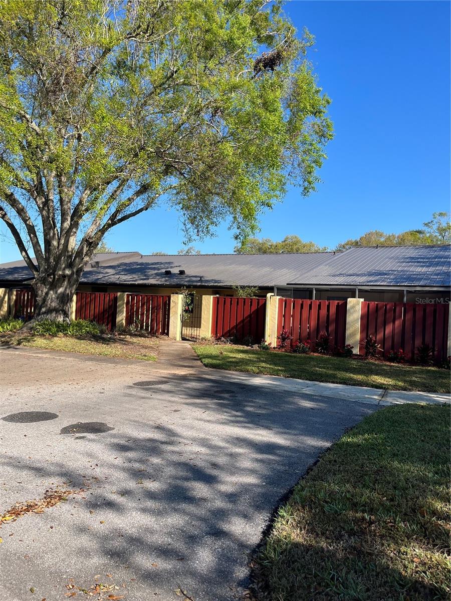 683 Broadmoor Cir #683 Property Photo 1