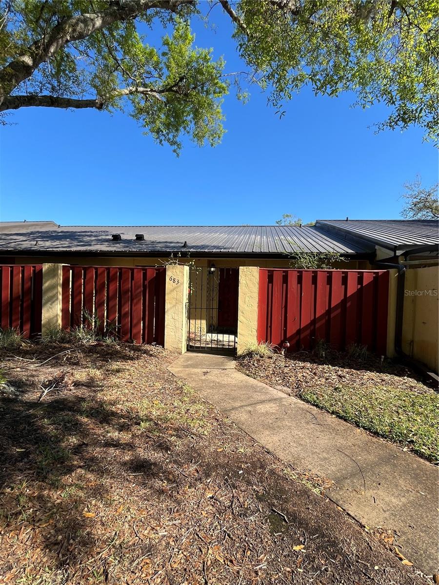 683 Broadmoor Cir #683 Property Photo 2