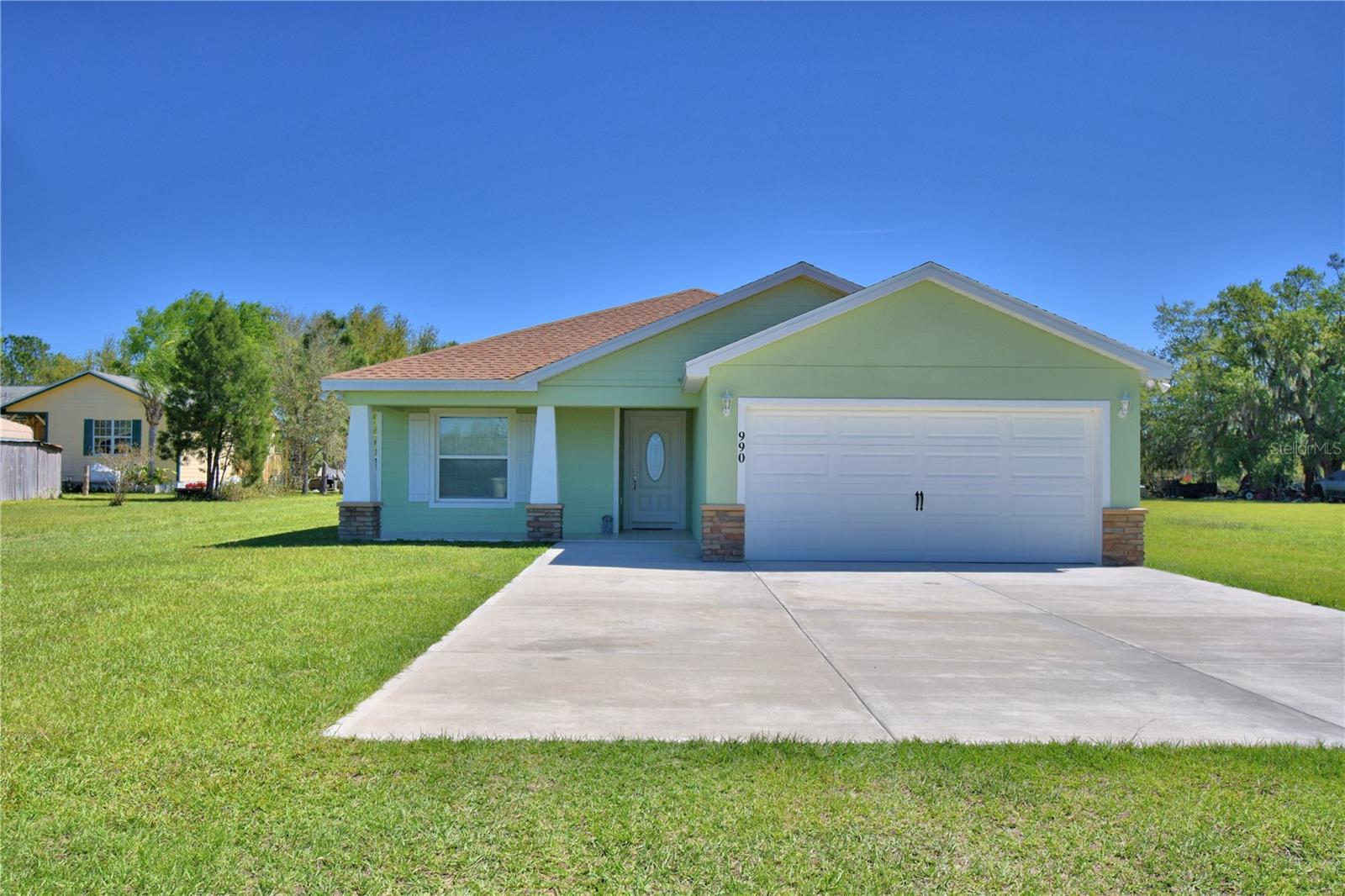 990 Brooke Rd Property Photo