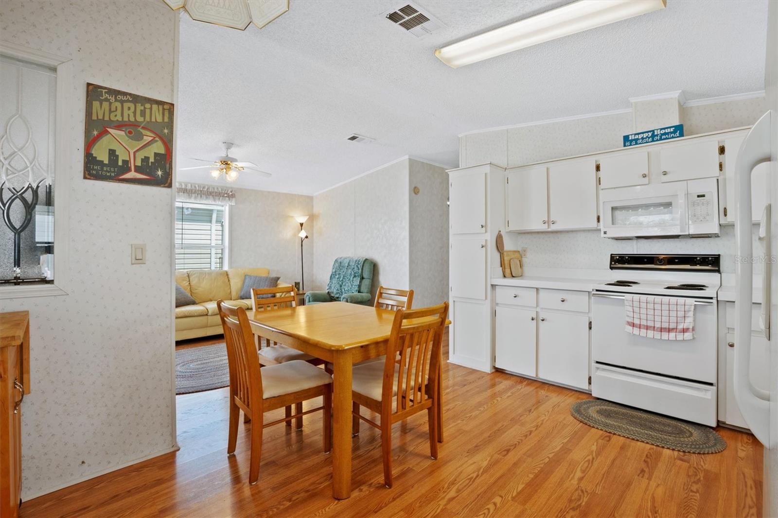 358 Pine Loop Property Photo 5