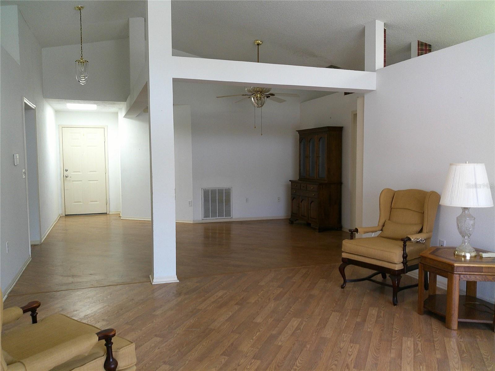 100 Heatherwood Blvd Property Photo 6