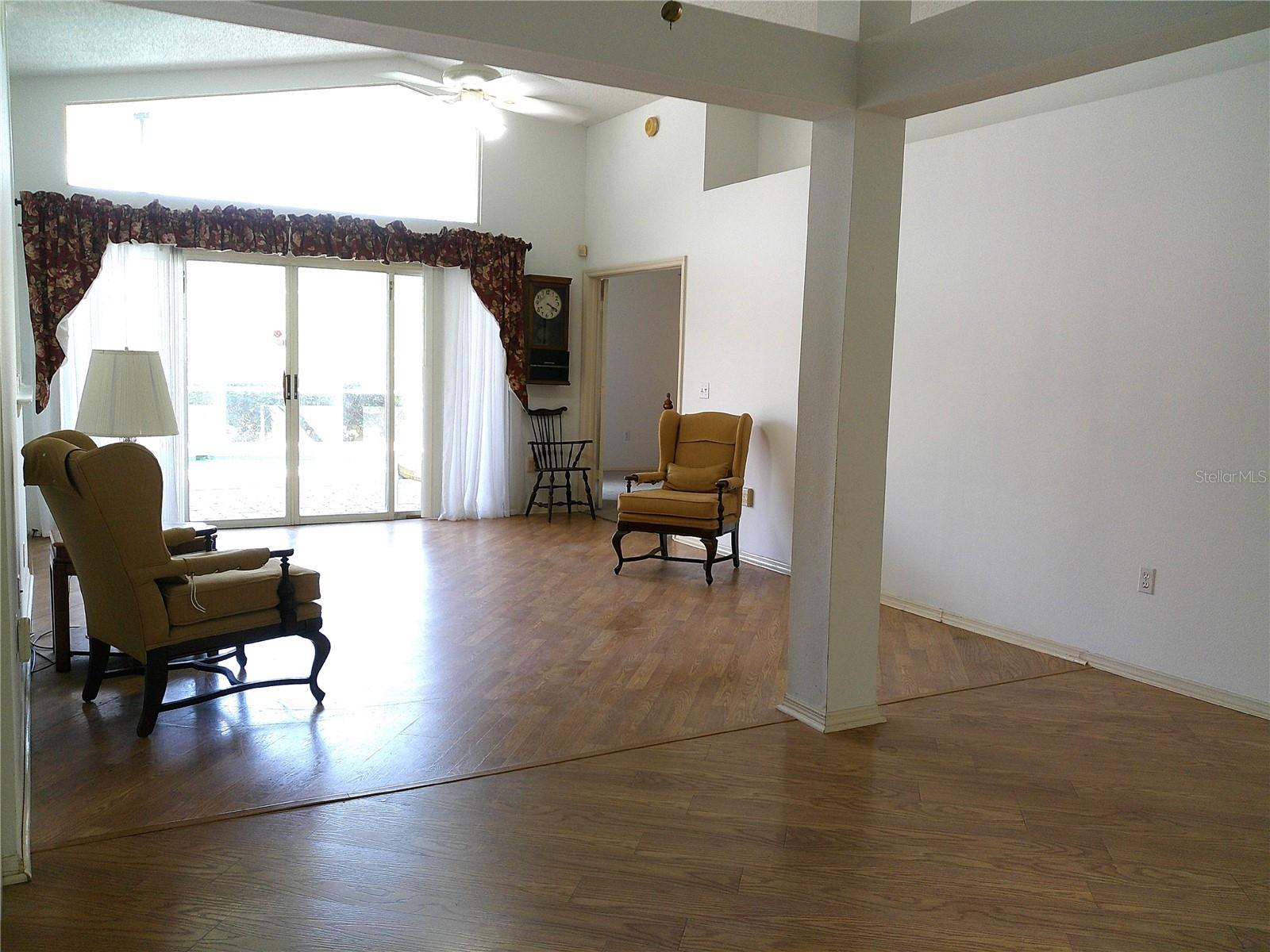 100 Heatherwood Blvd Property Photo 8