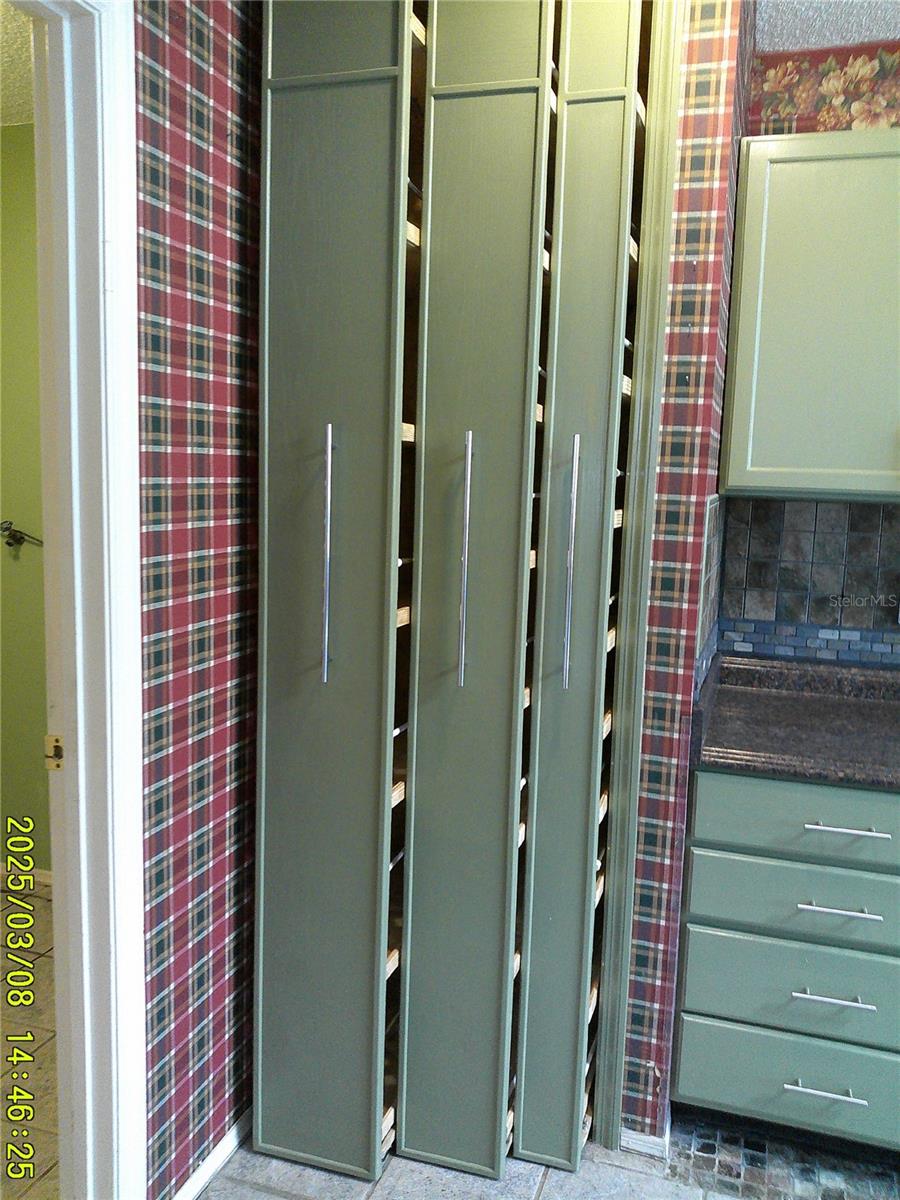 100 Heatherwood Blvd Property Photo 12