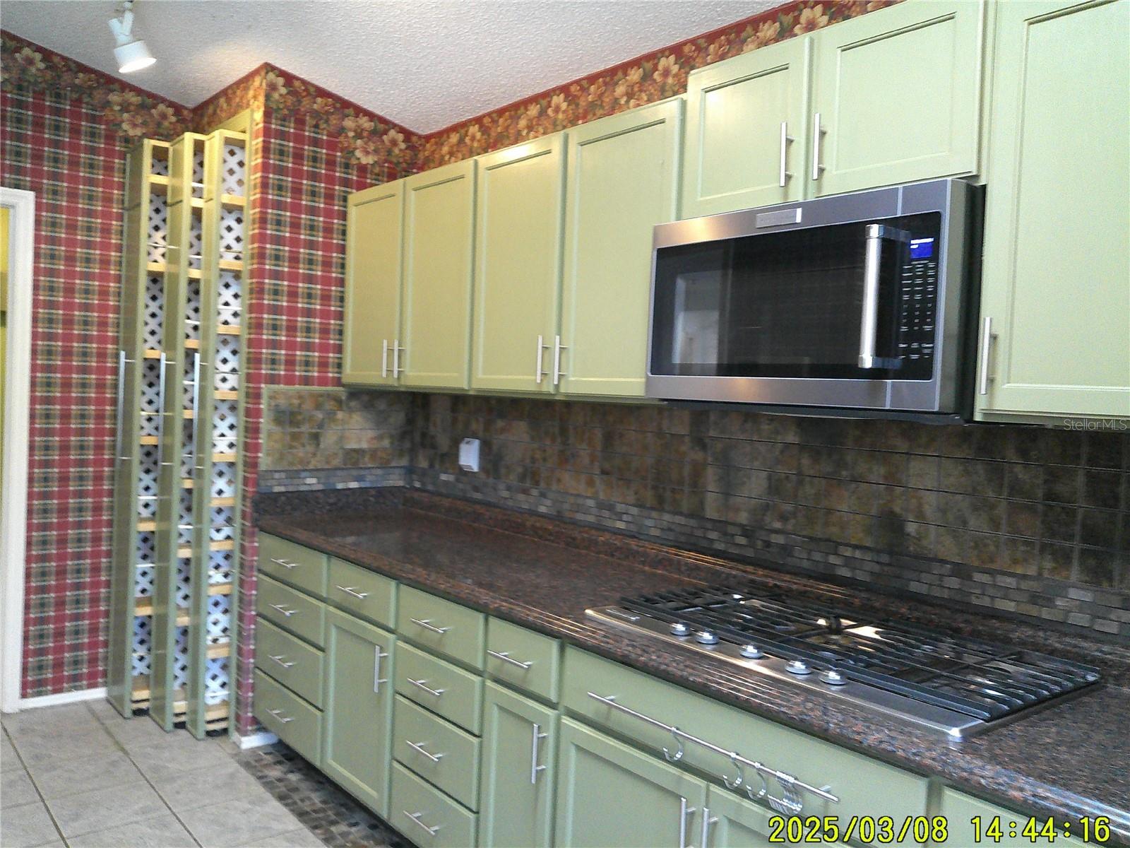 100 Heatherwood Blvd Property Photo 14