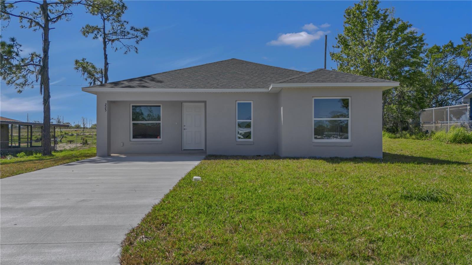 225 Babson Dr Property Photo