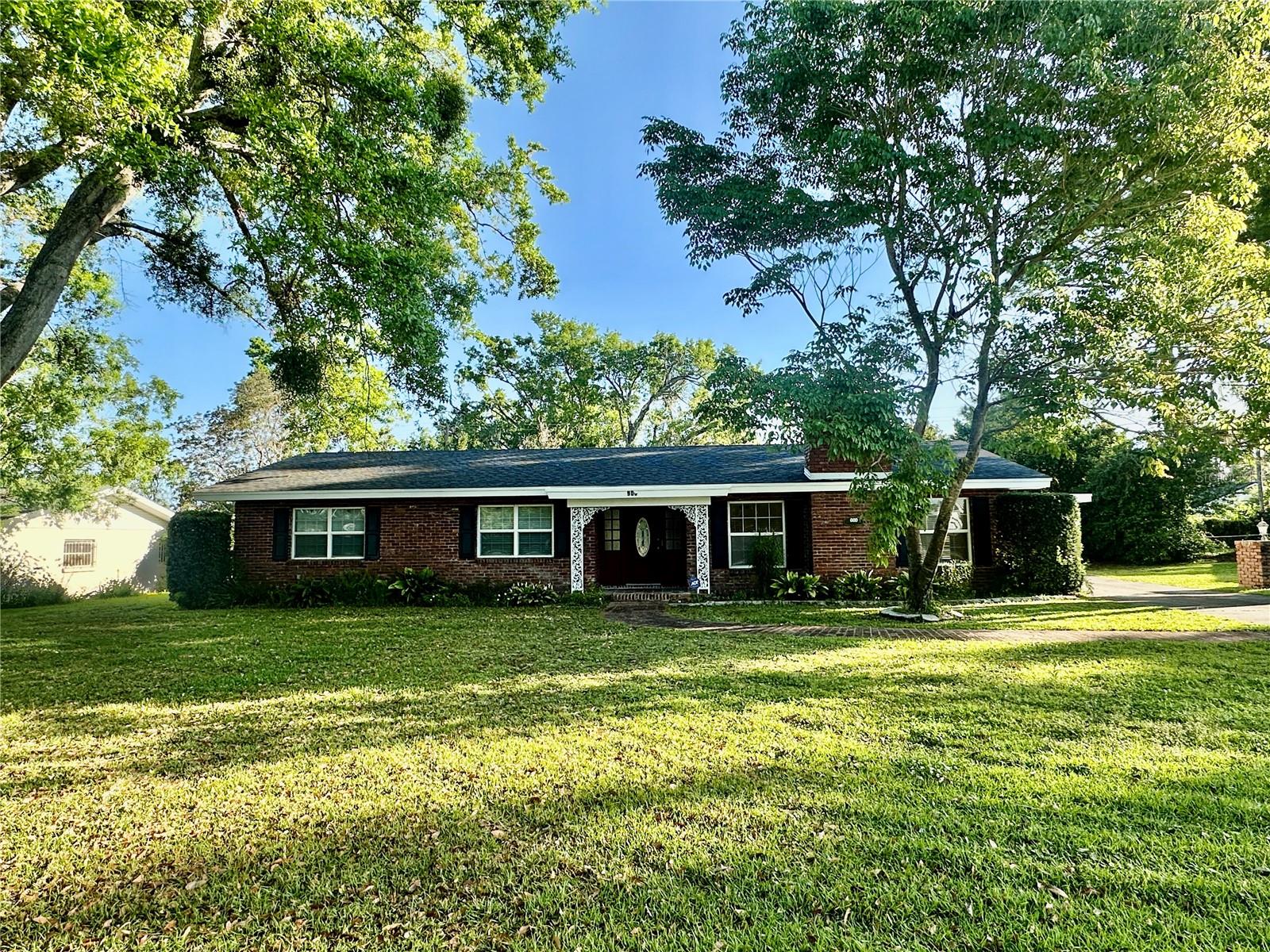 905 Howard Ter Nw Property Photo