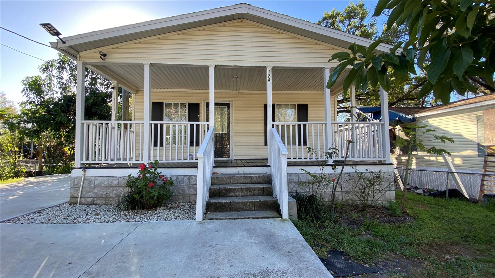 124 6th Eloise St Property Photo