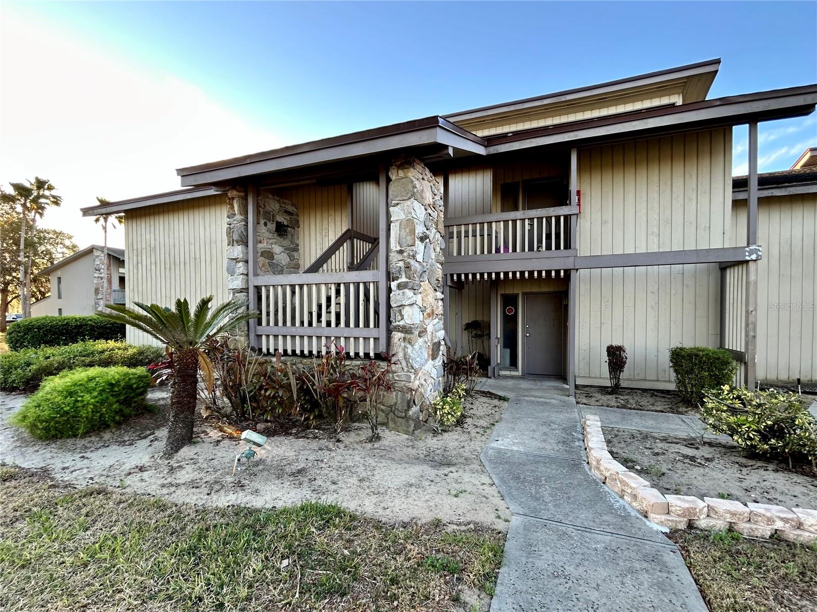 2090 Corner Lake Dr #e Property Photo