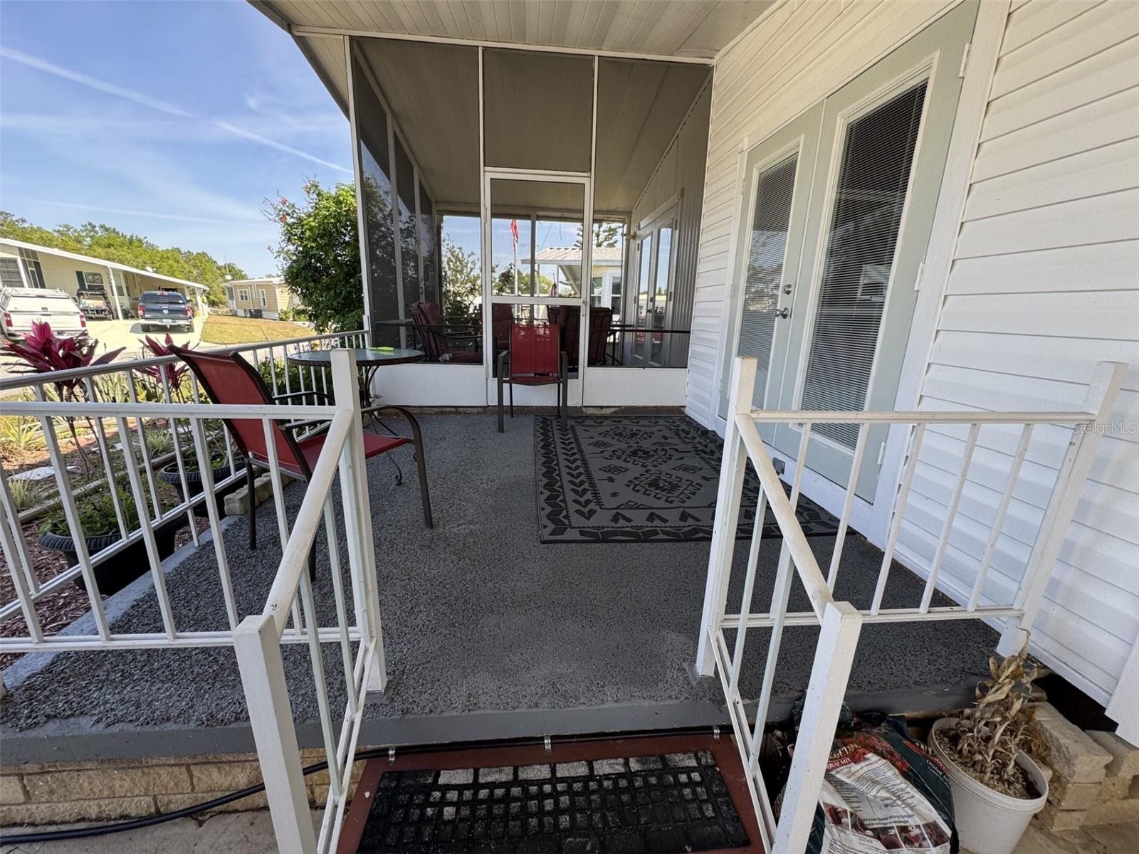8689 Breeze Hill Dr Property Photo 6