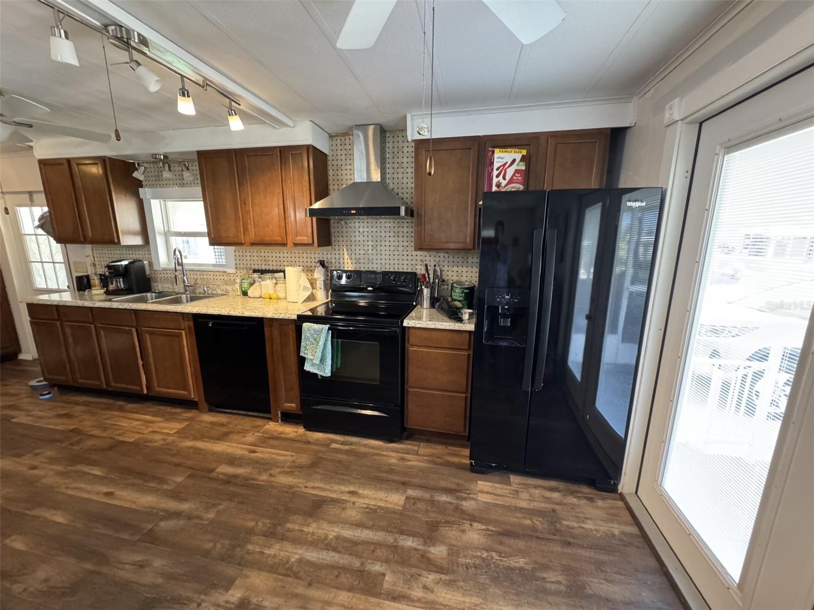 8689 Breeze Hill Dr Property Photo 13