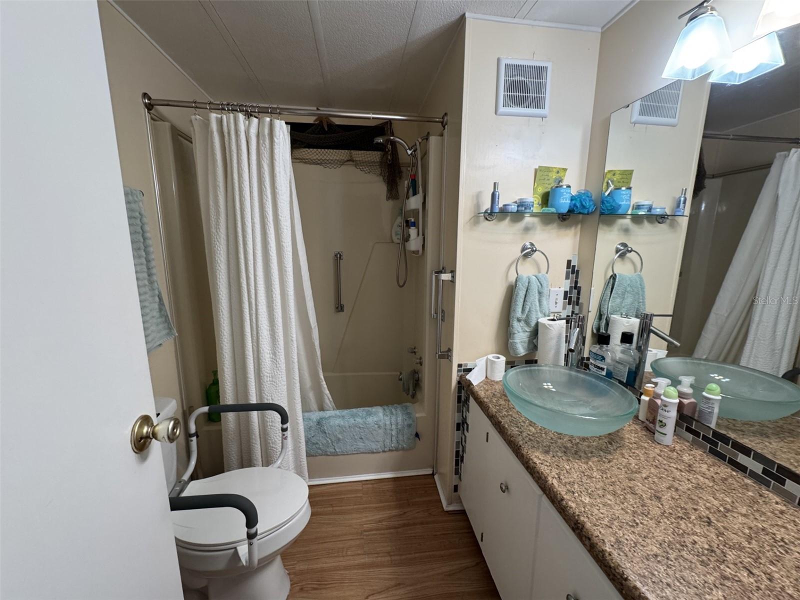 8689 Breeze Hill Dr Property Photo 30