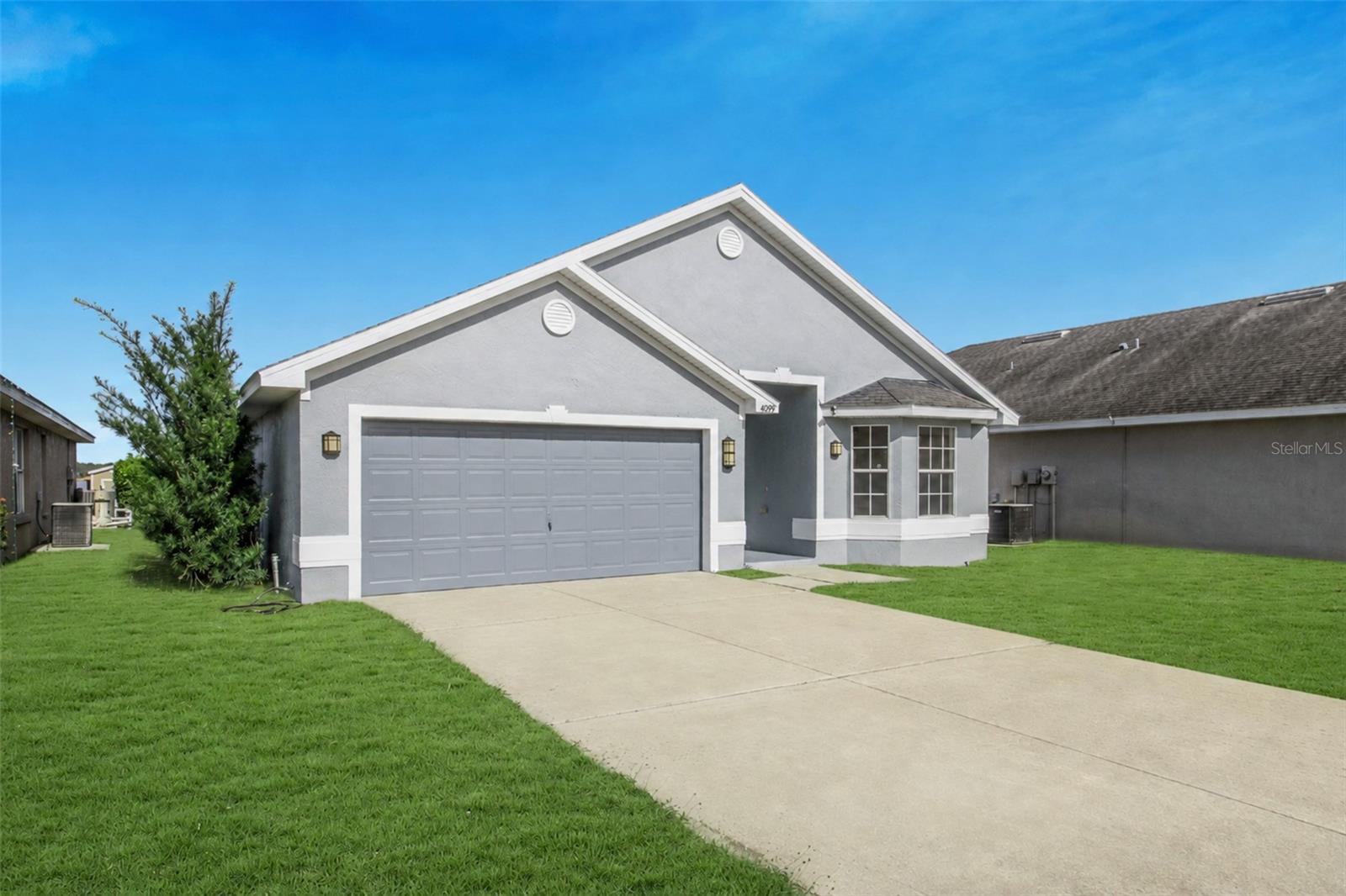 4099 Island Lakes Dr Property Photo 2