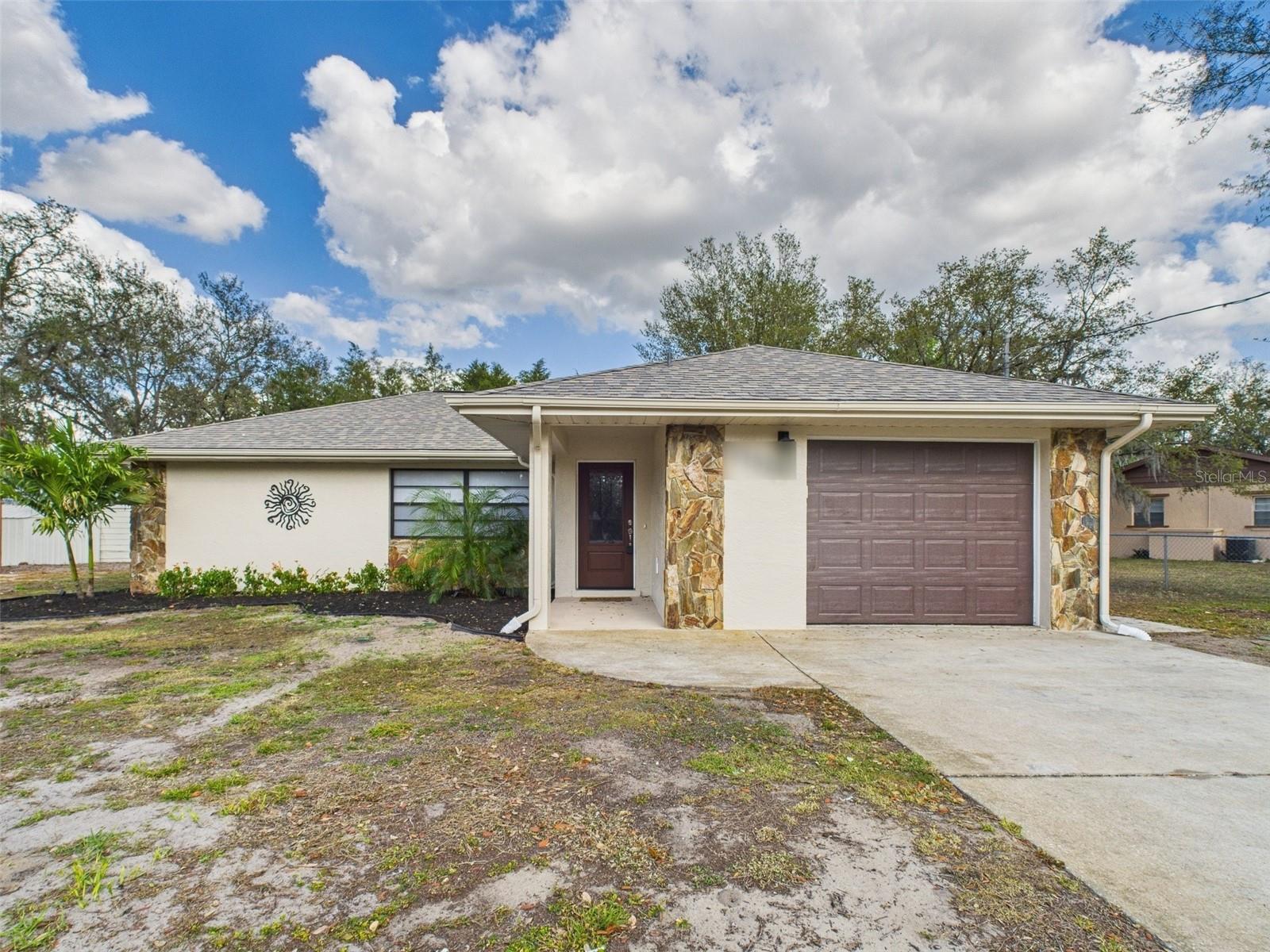 2786 N Buckingham Rd Property Photo
