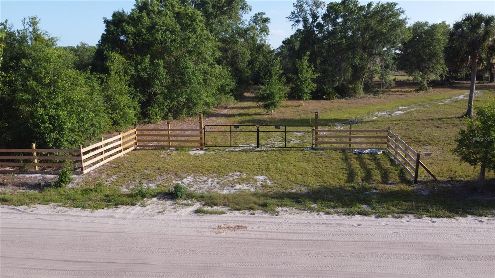 1412 Friendship Ln Property Photo 11
