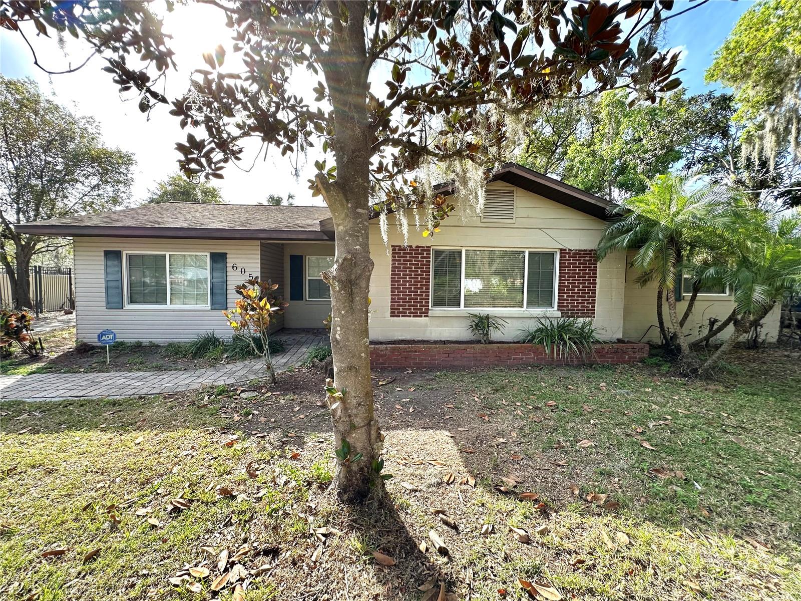 605 Wanamaker Ave Property Photo