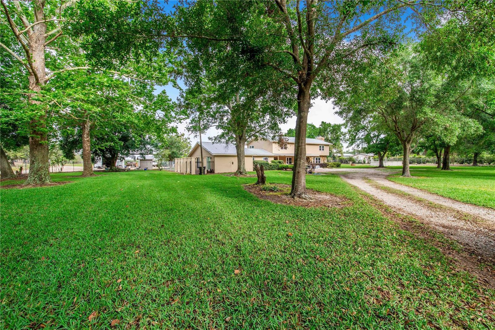 1646 Tyner Rd Property Photo 3
