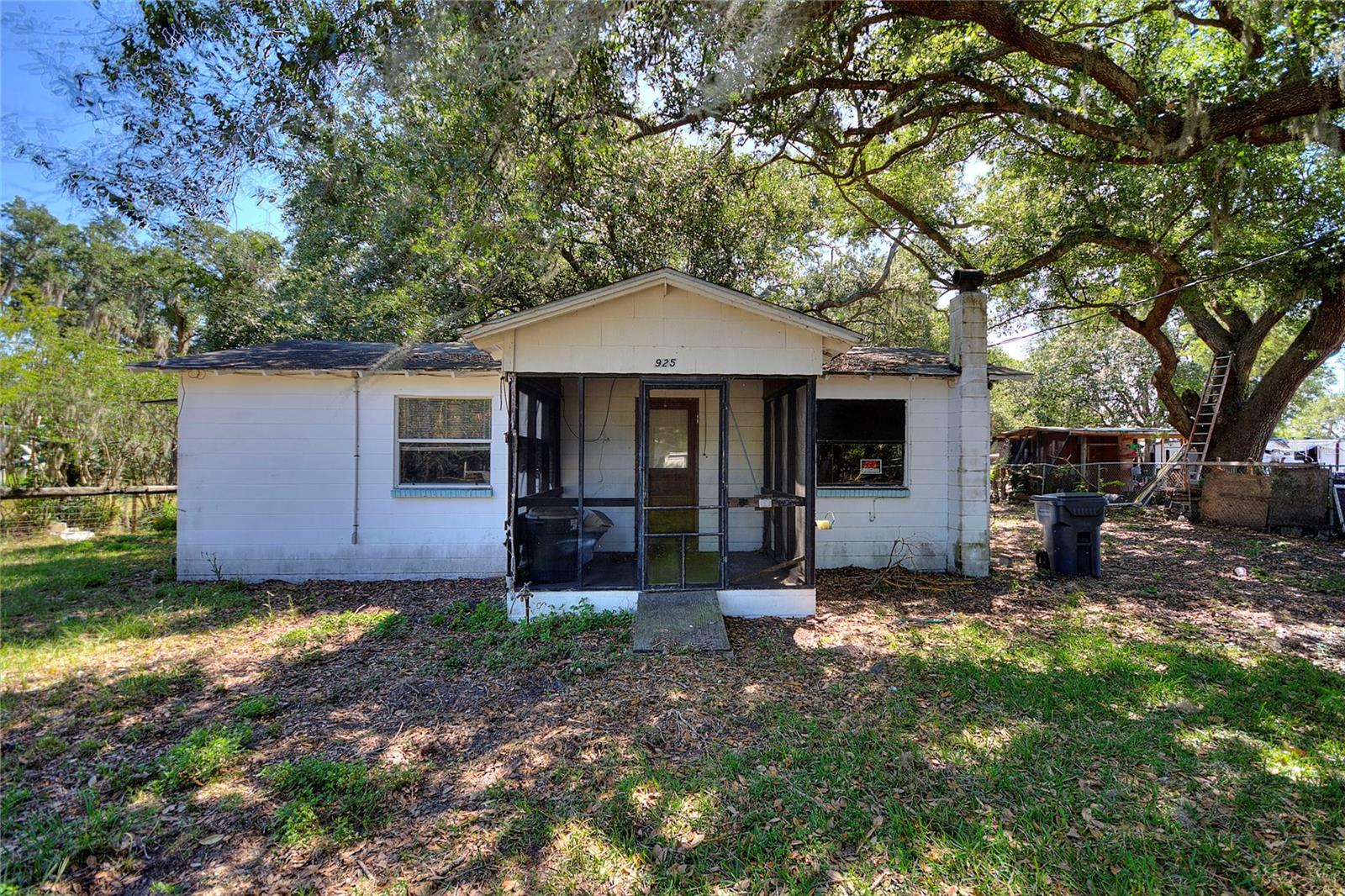 6925 3rd St Property Photo