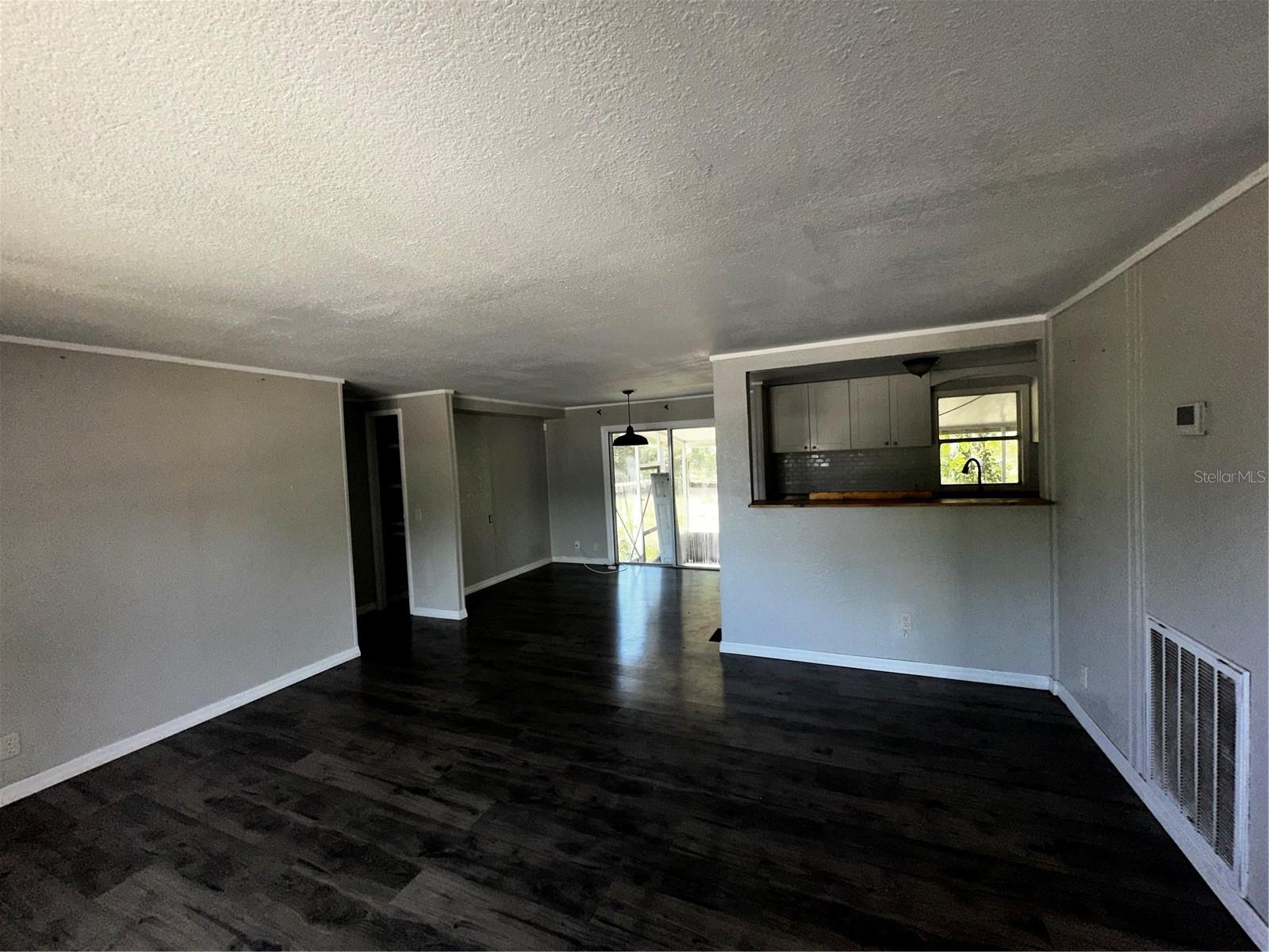 5812 Red Fox Dr Property Photo 3