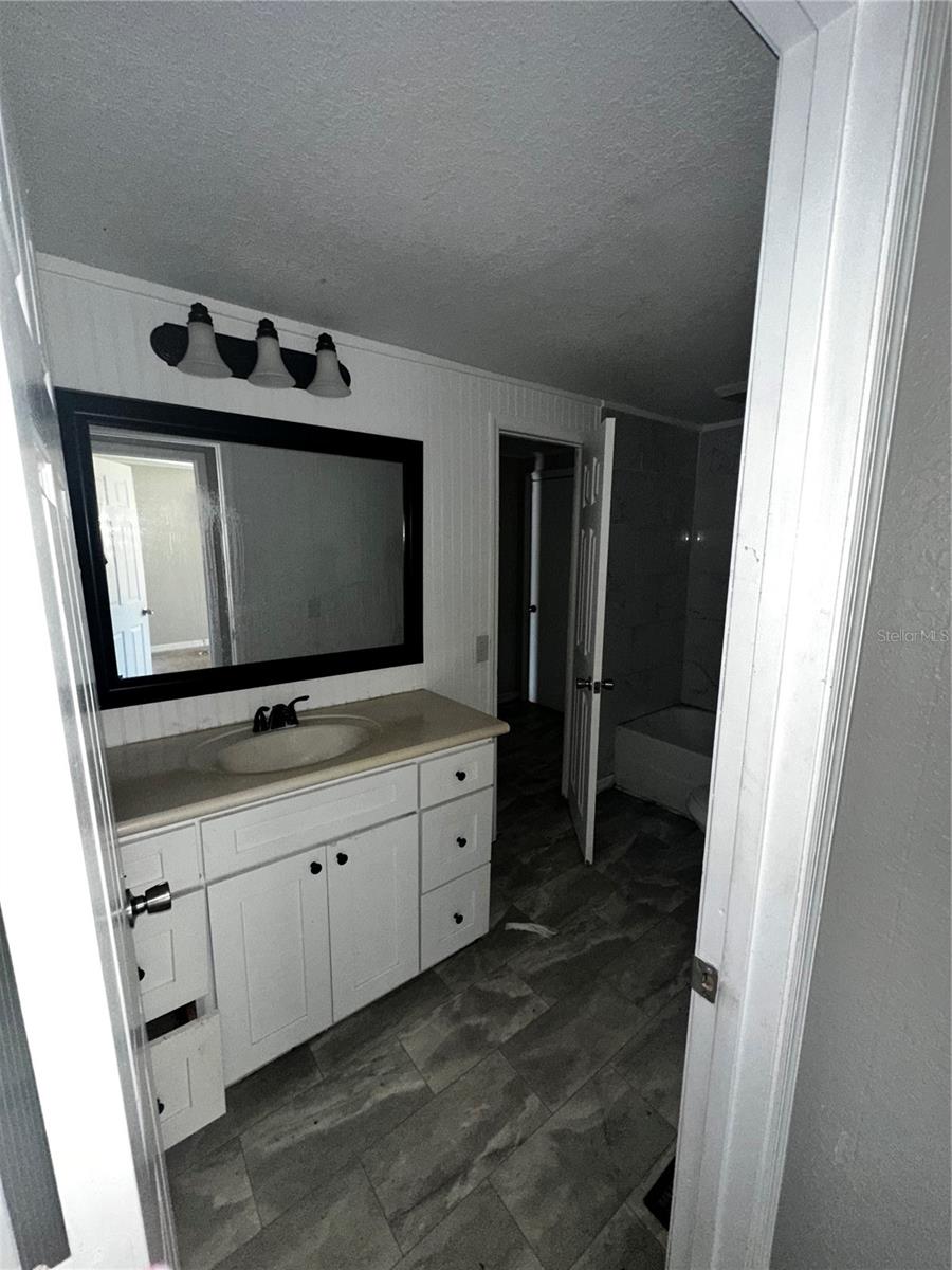 5812 Red Fox Dr Property Photo 6