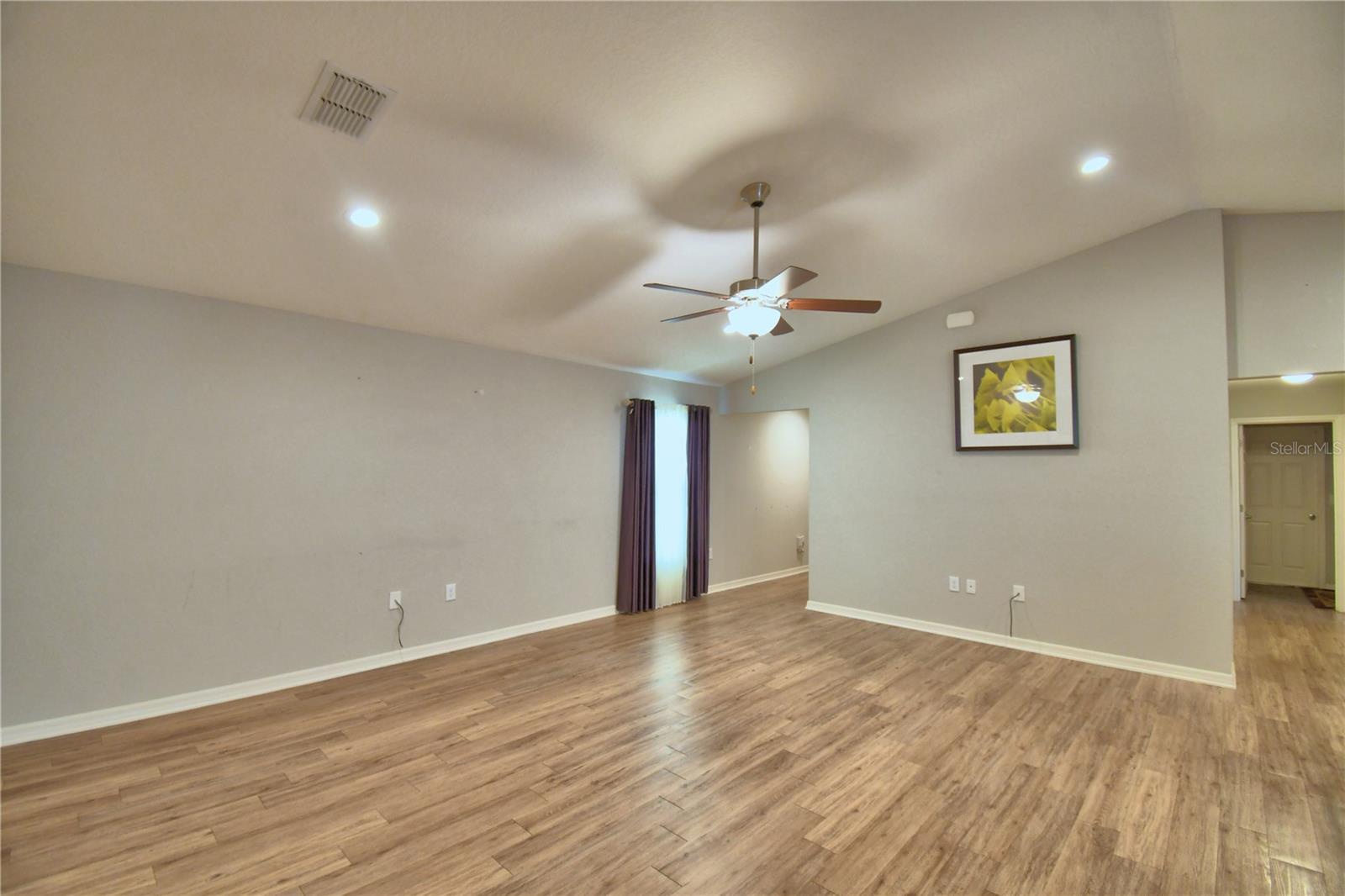 710 Persian Dr Property Photo 7