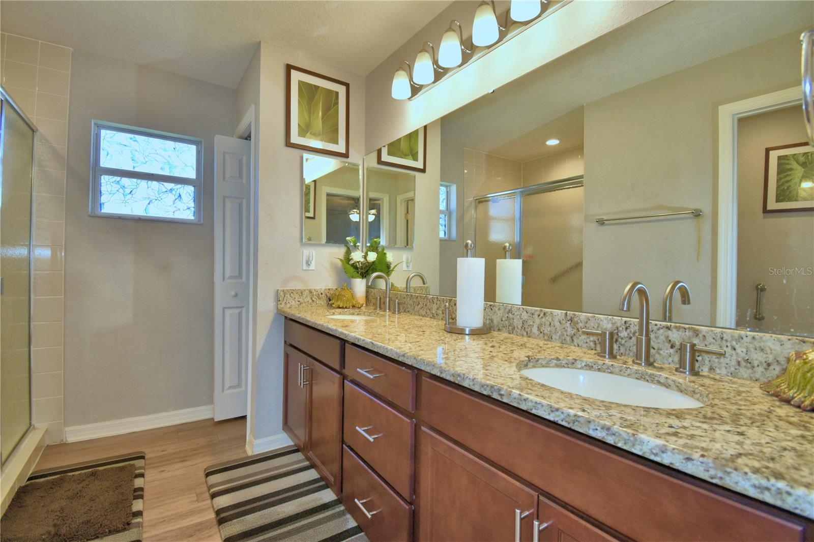 710 Persian Dr Property Photo 9