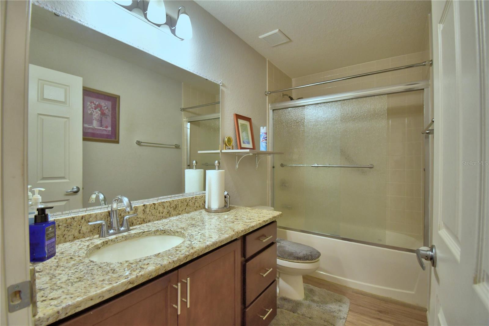 710 Persian Dr Property Photo 12