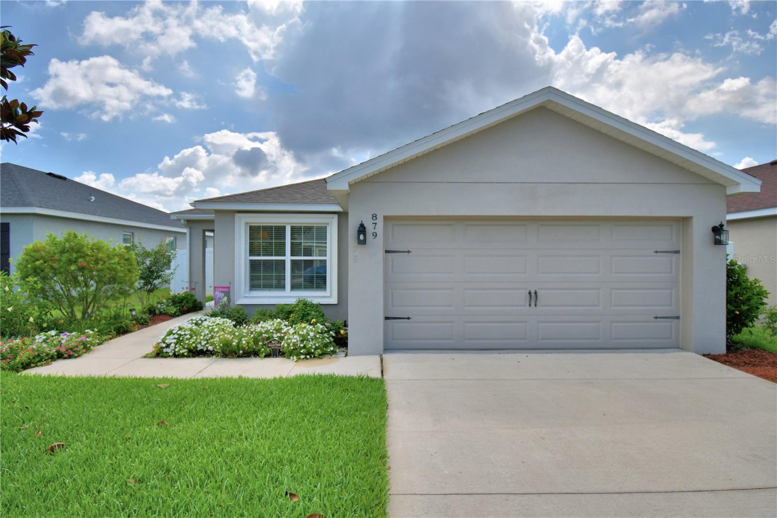 879 Orleans Dr Property Photo