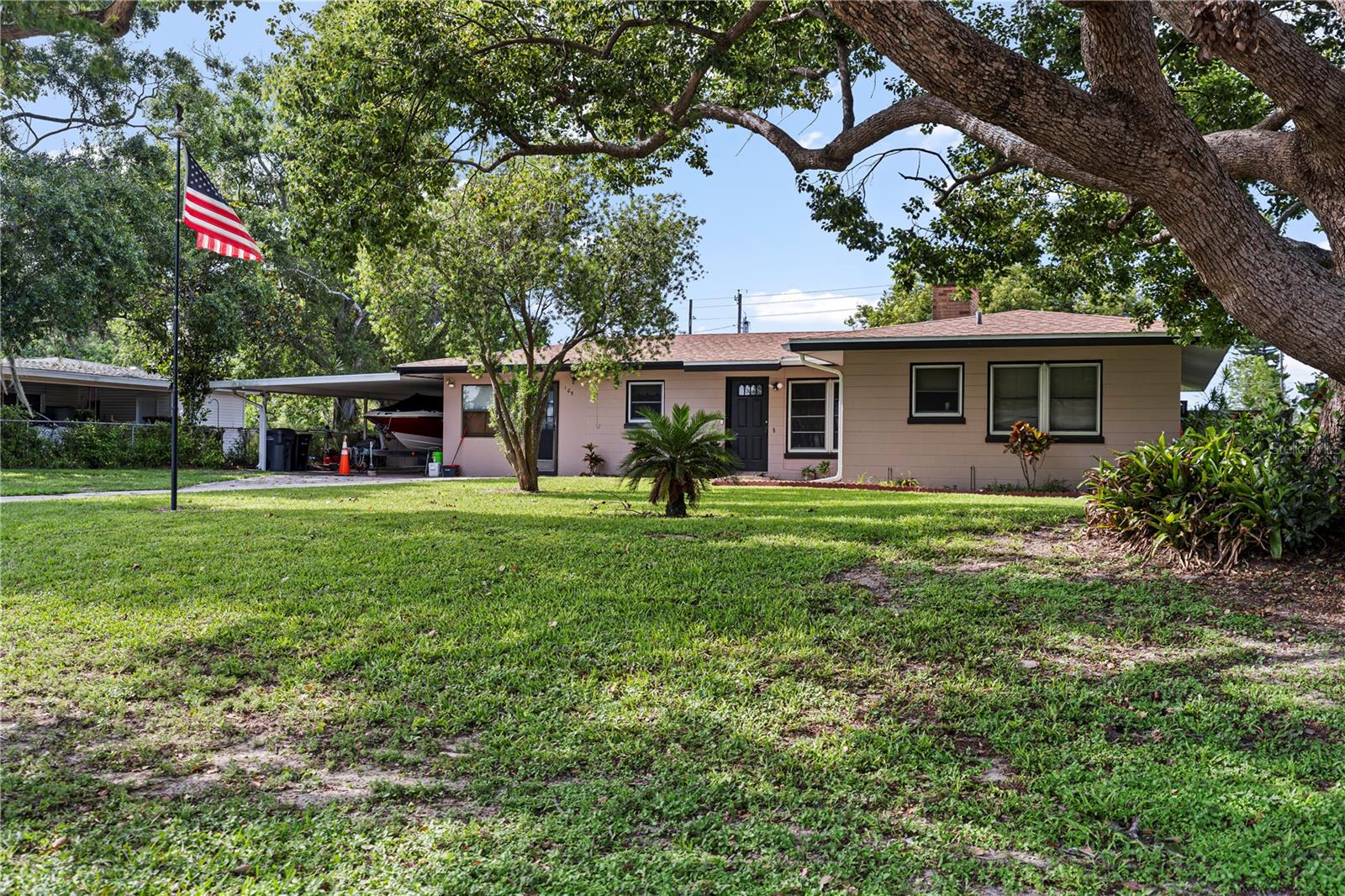 105 Leslie Ave Property Photo