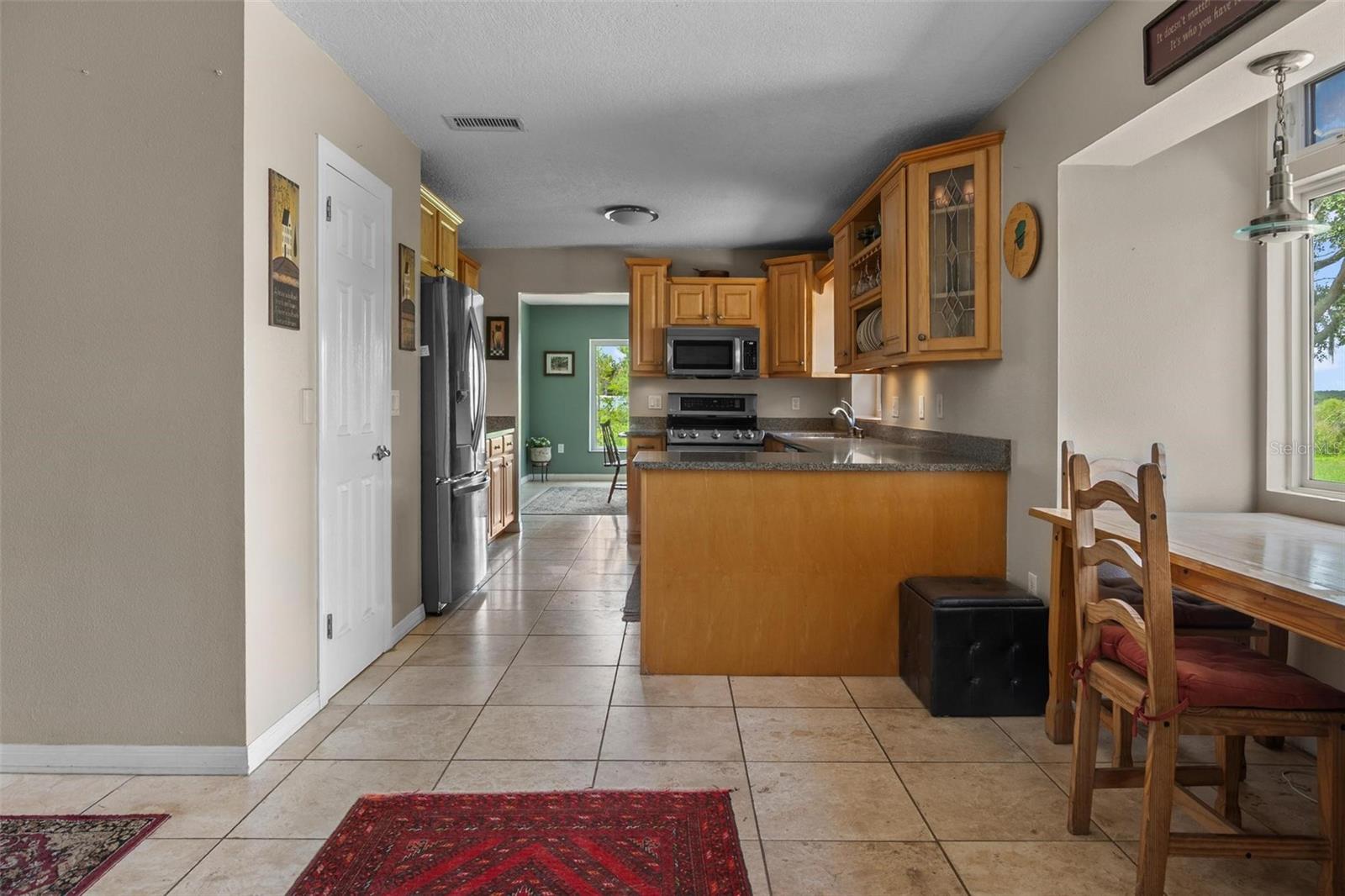 1256 Center St Property Photo 10