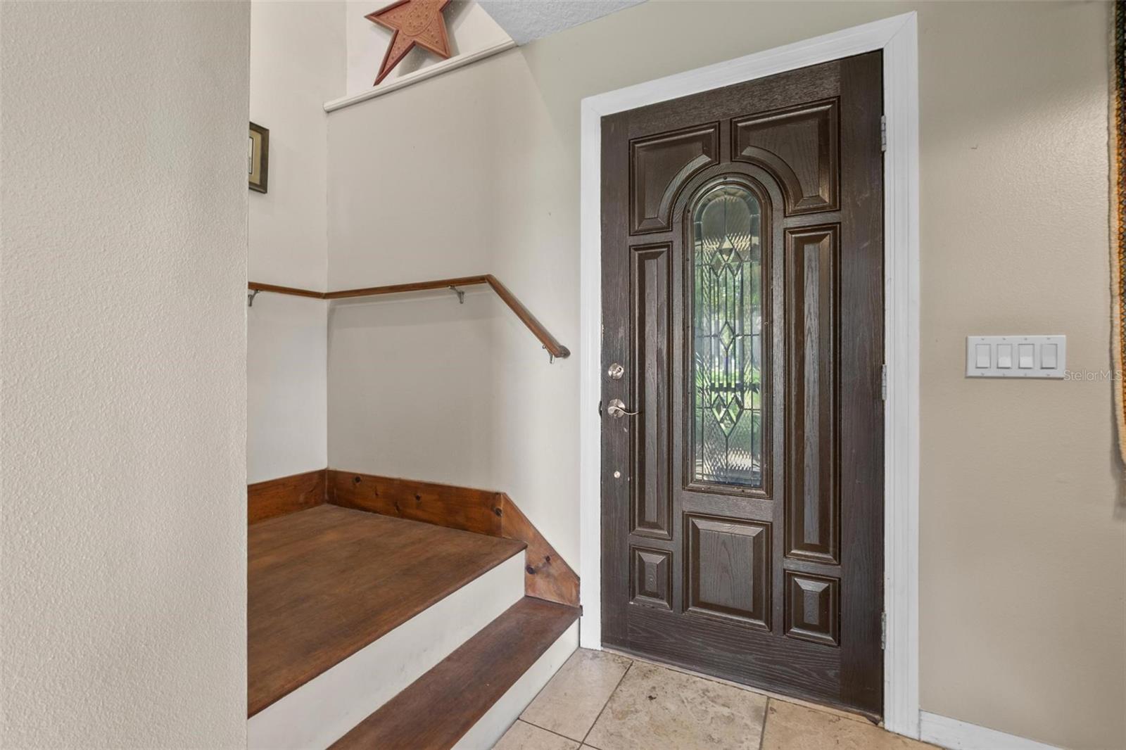 1256 Center St Property Photo 15