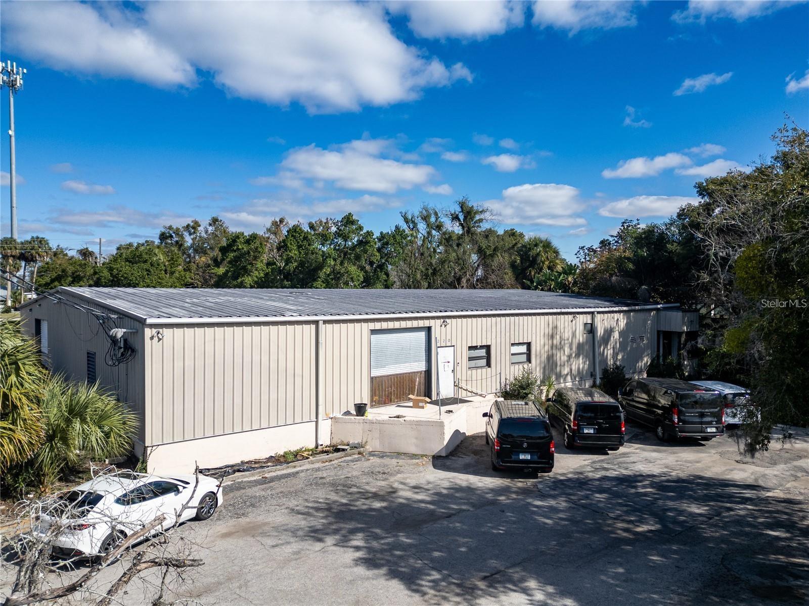 220 Davenport Blvd Property Photo 1