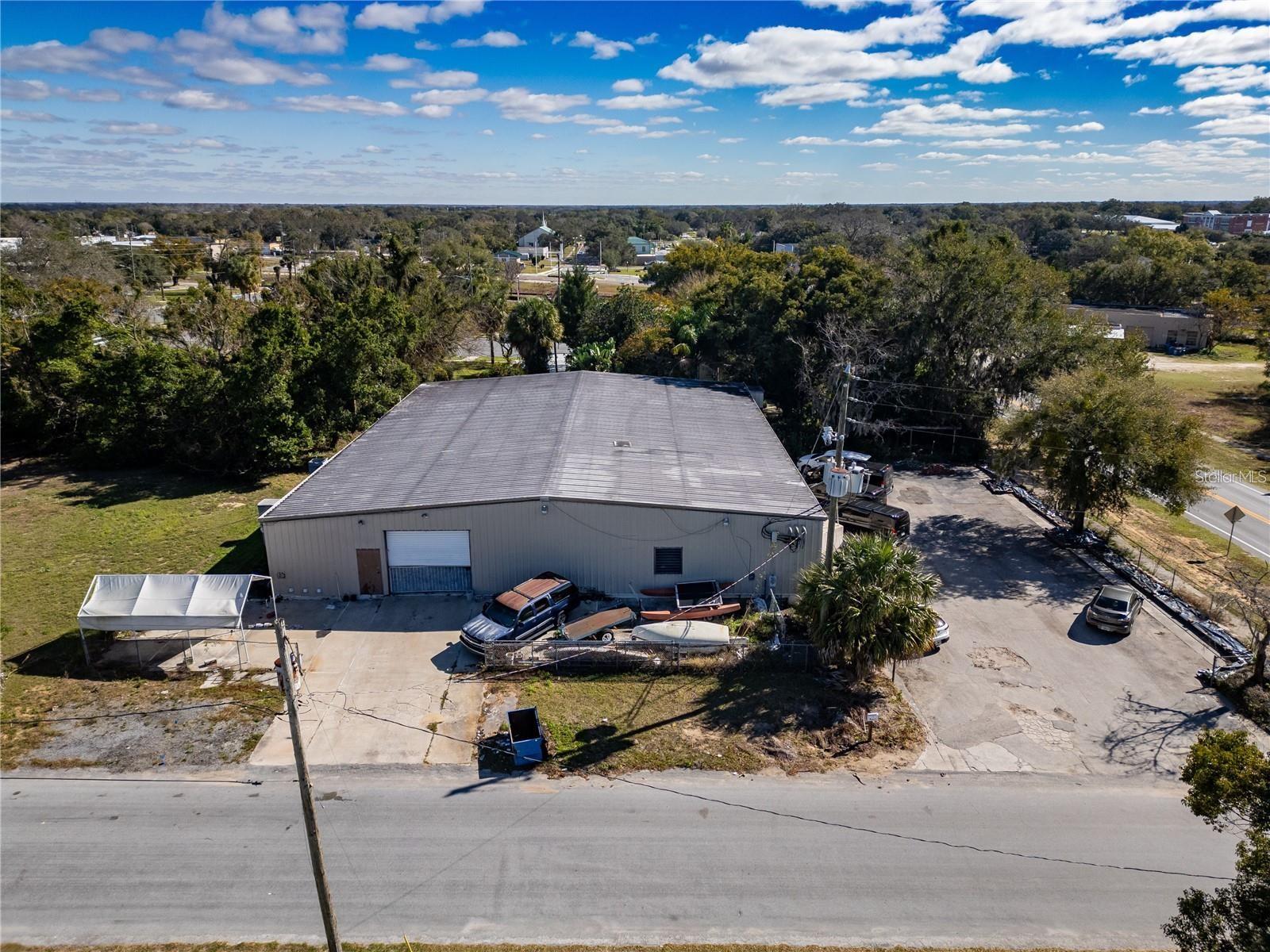 220 Davenport Blvd Property Photo 2