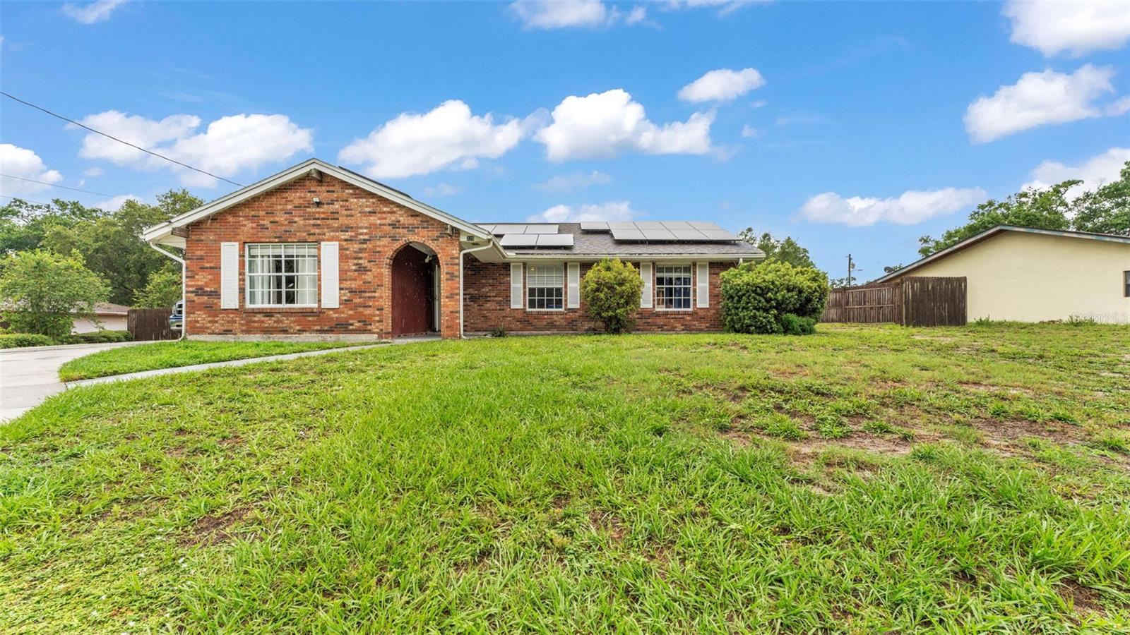 326 Sunset Rd Property Photo 1