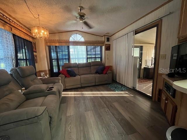 70 Fairview Dr S Property Photo 2