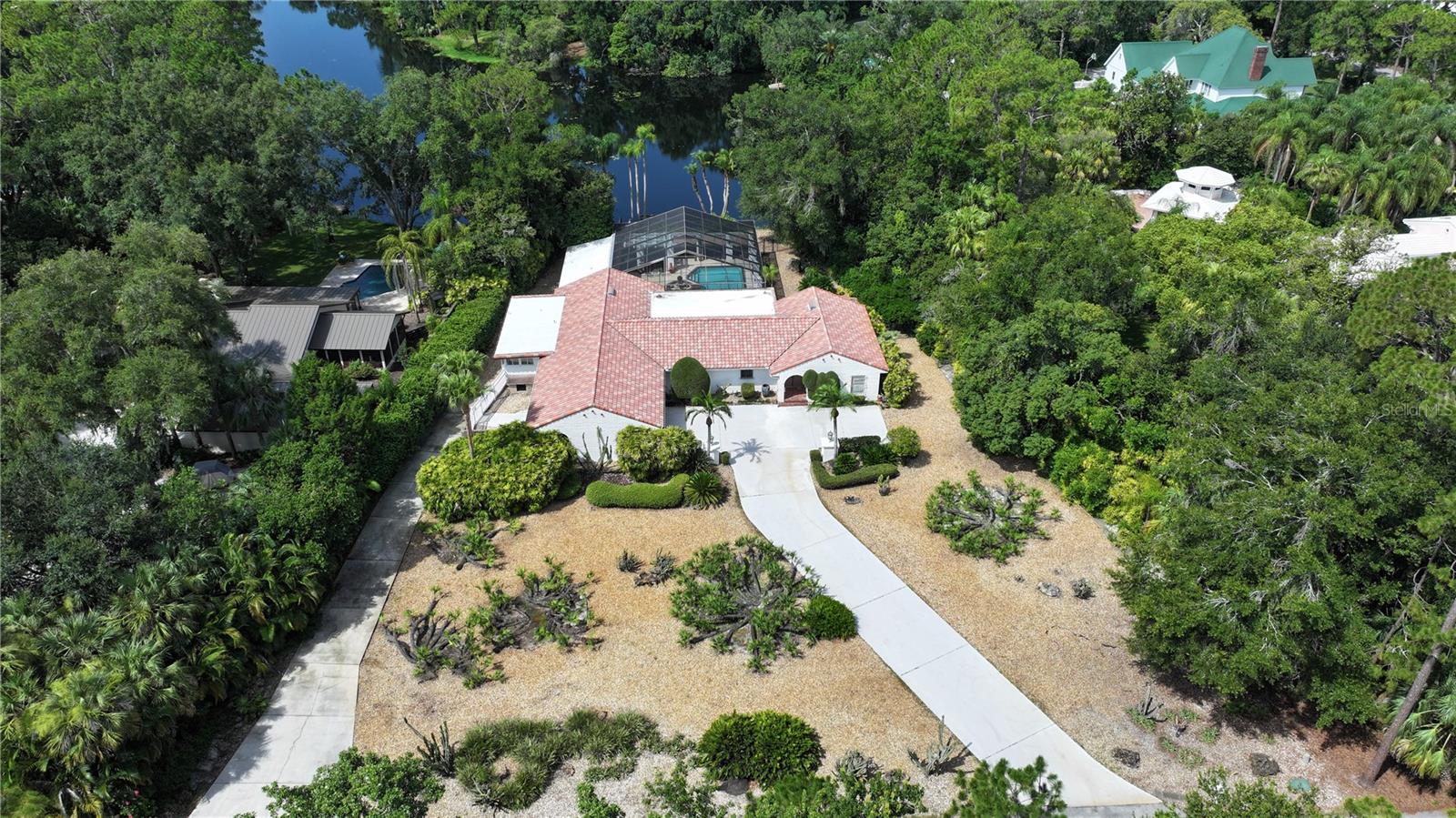 200 Island Way Property Photo 3