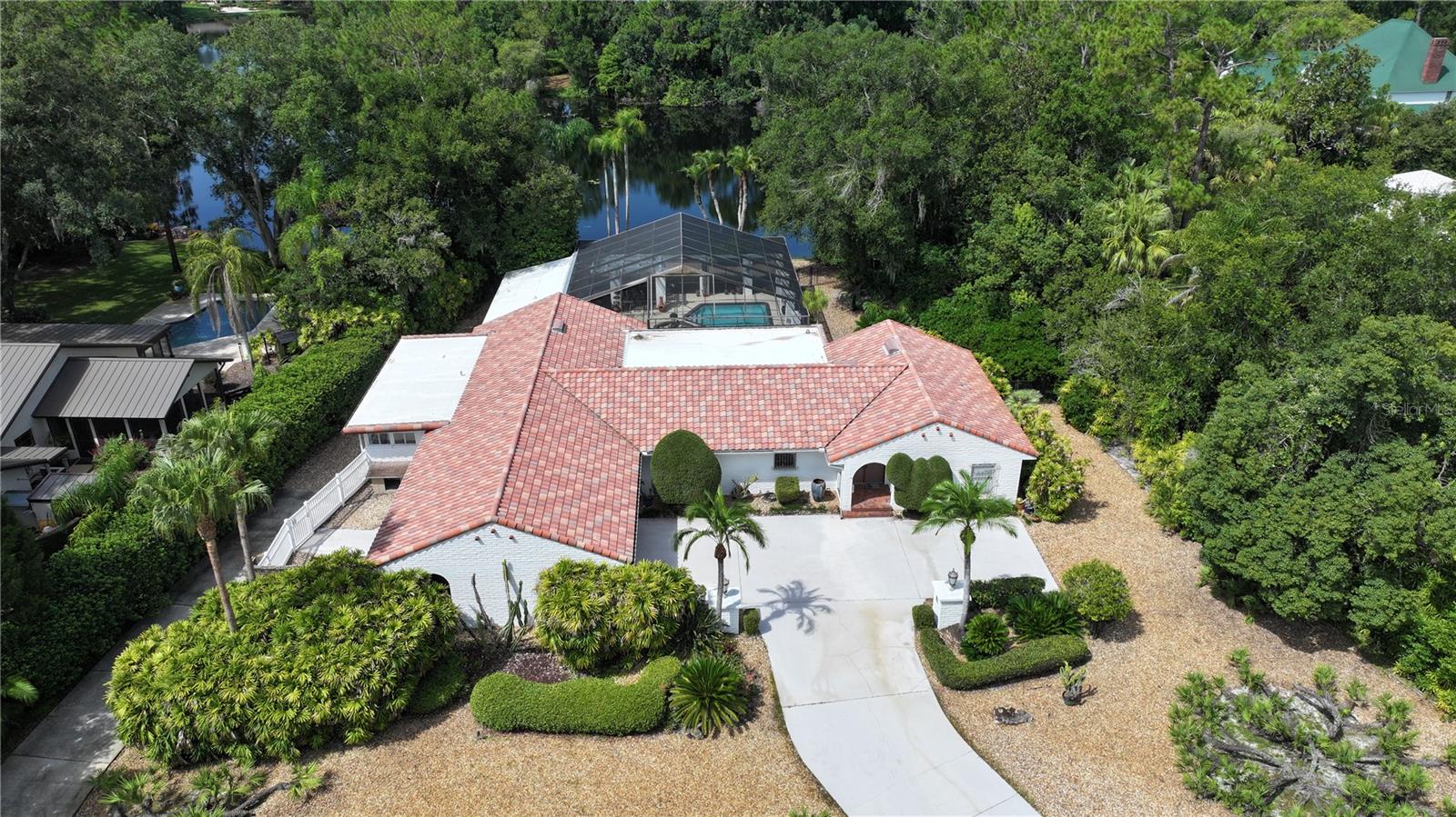 200 Island Way Property Photo 4