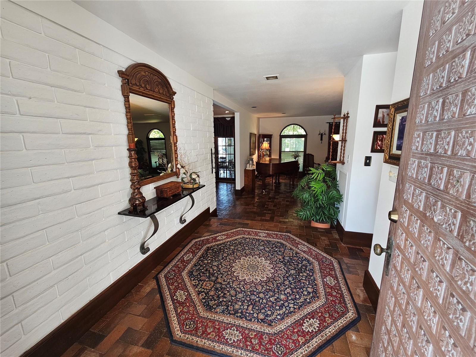 200 Island Way Property Photo 5