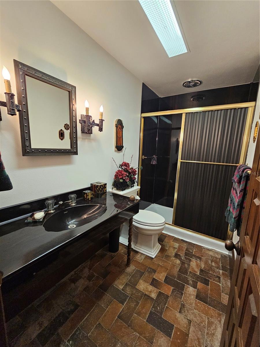 200 Island Way Property Photo 10