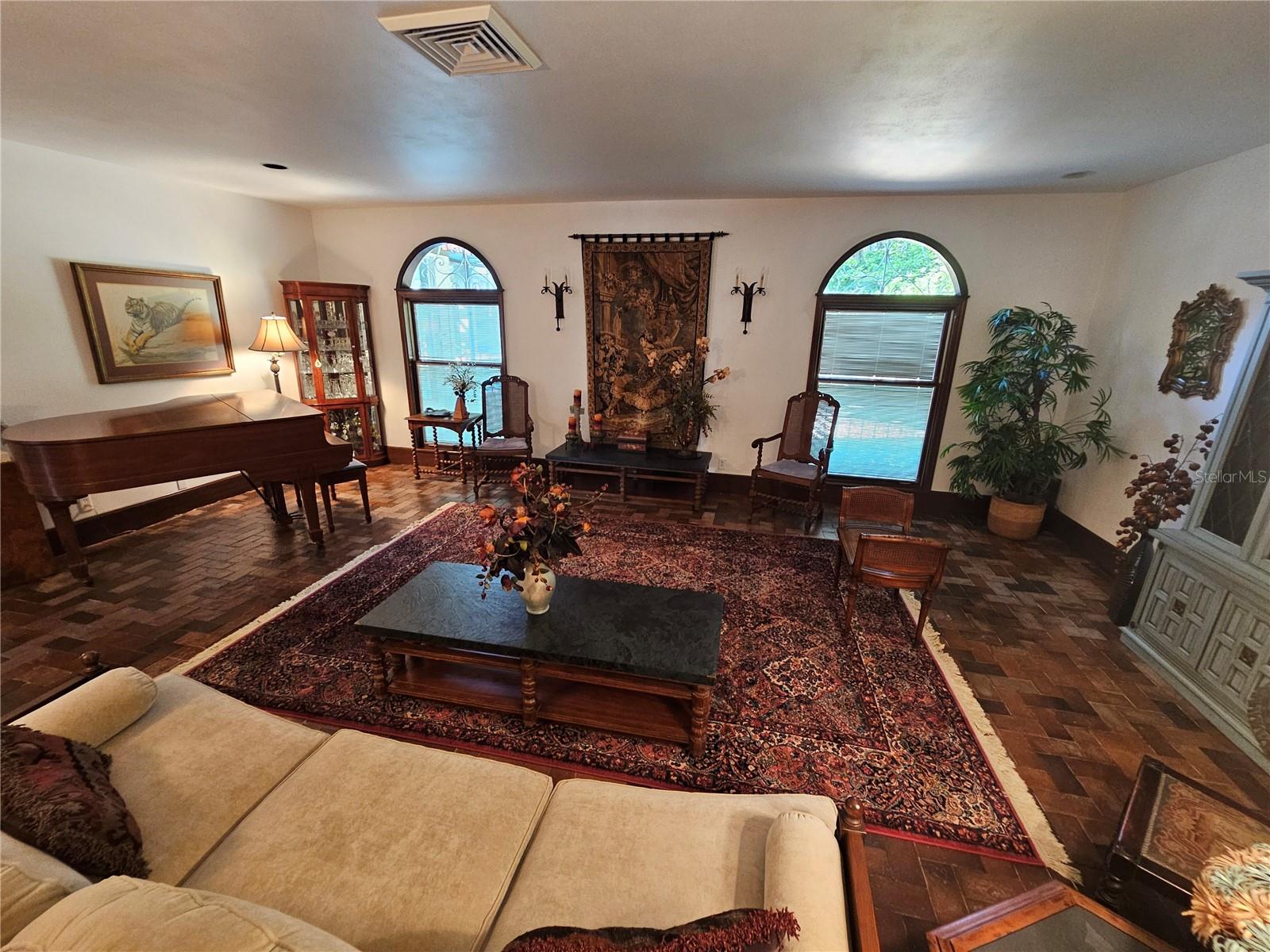 200 Island Way Property Photo 13