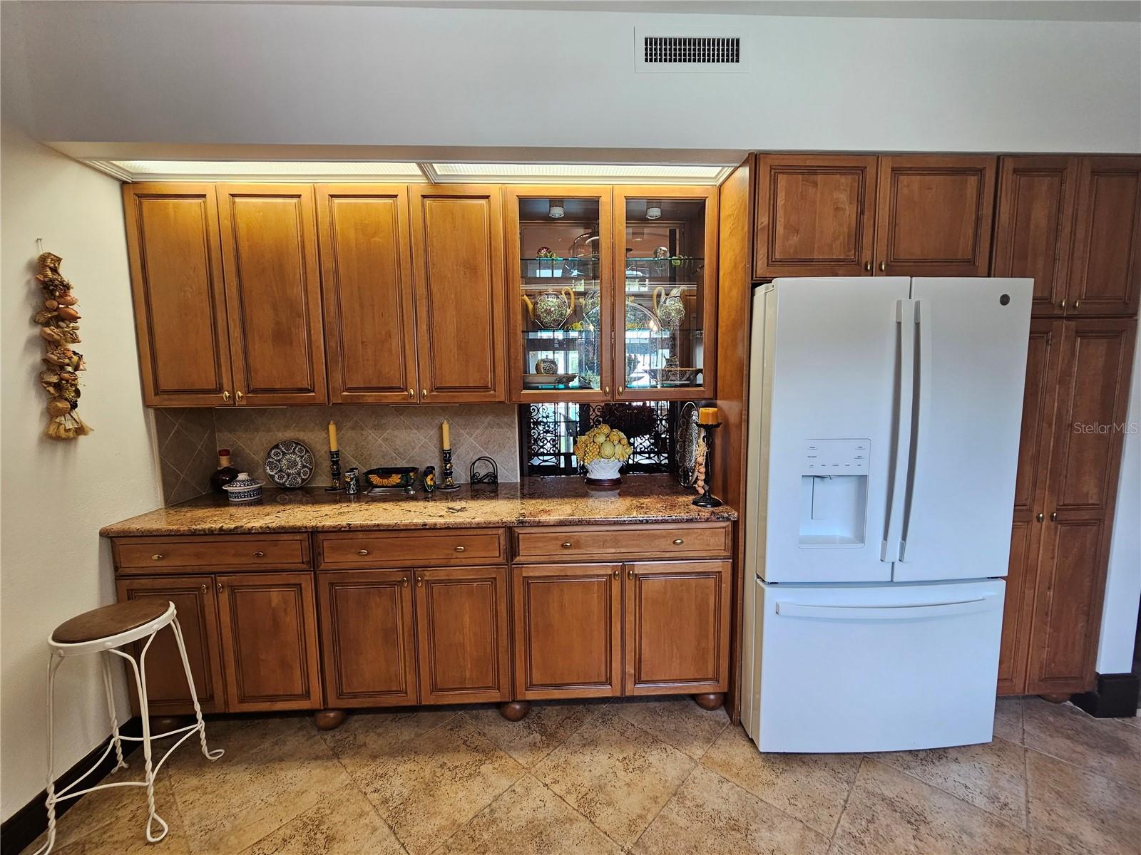 200 Island Way Property Photo 17