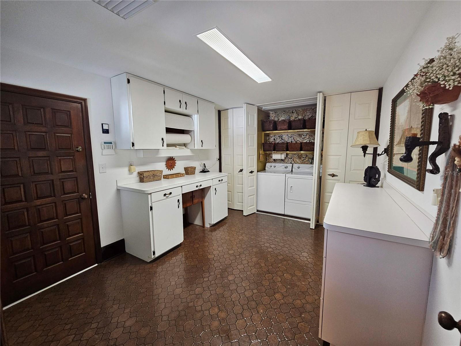200 Island Way Property Photo 19