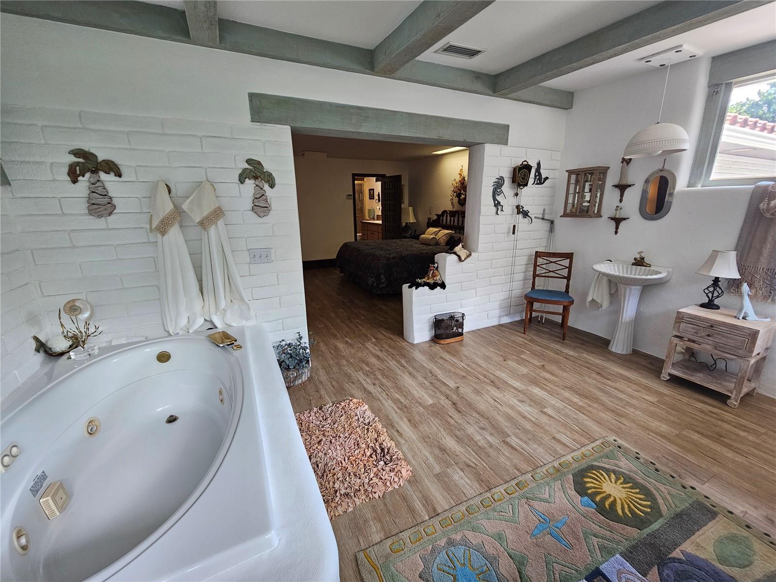 200 Island Way Property Photo 26