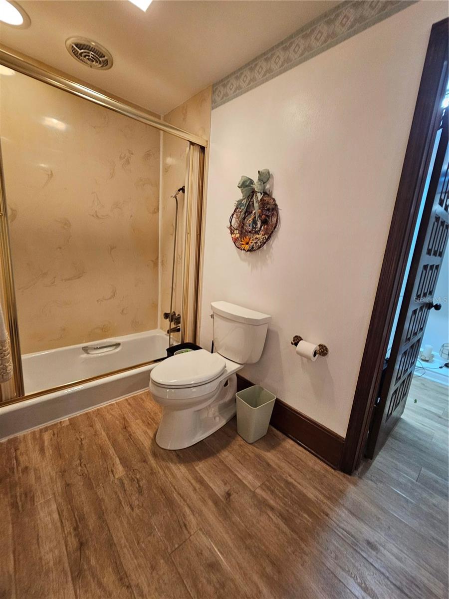200 Island Way Property Photo 32