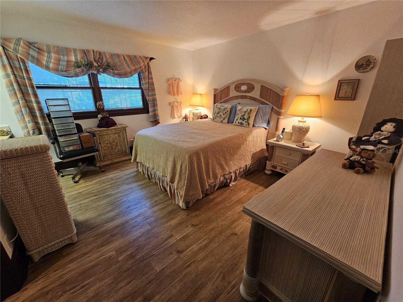200 Island Way Property Photo 34