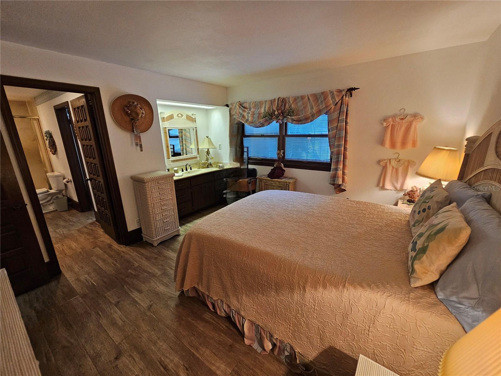 200 Island Way Property Photo 35