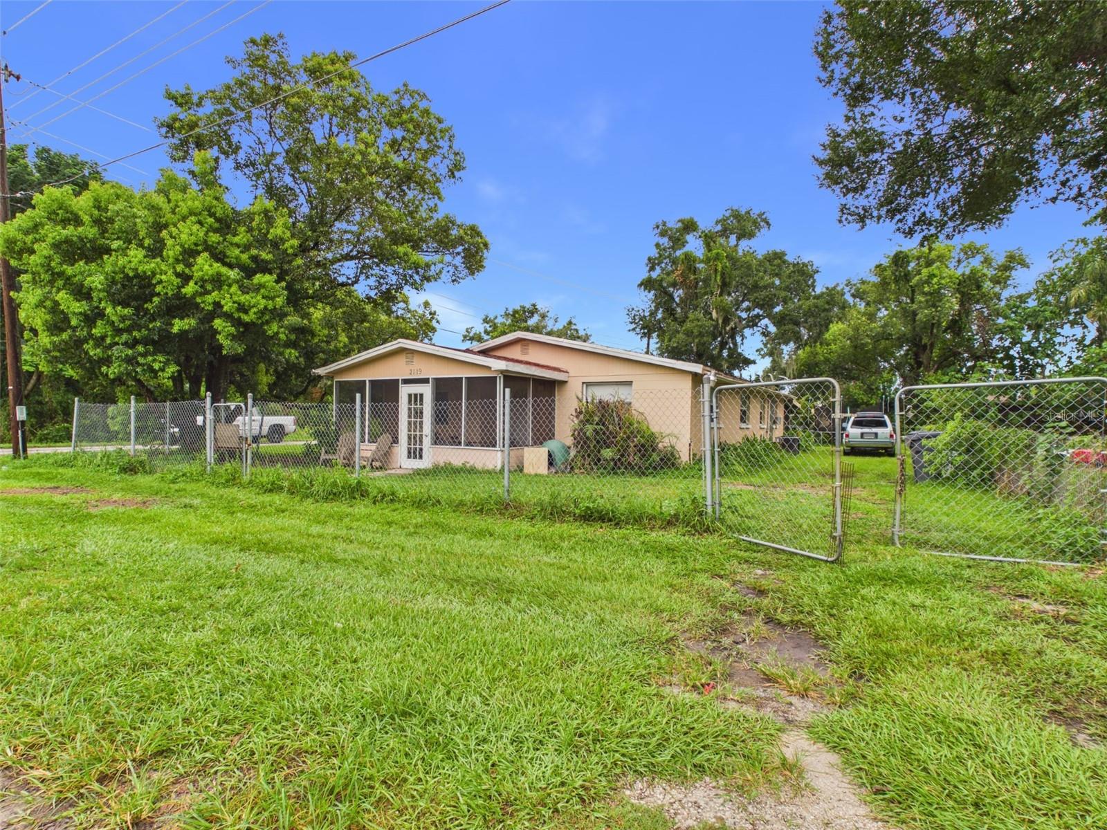 2119 W Patterson St Property Photo 23