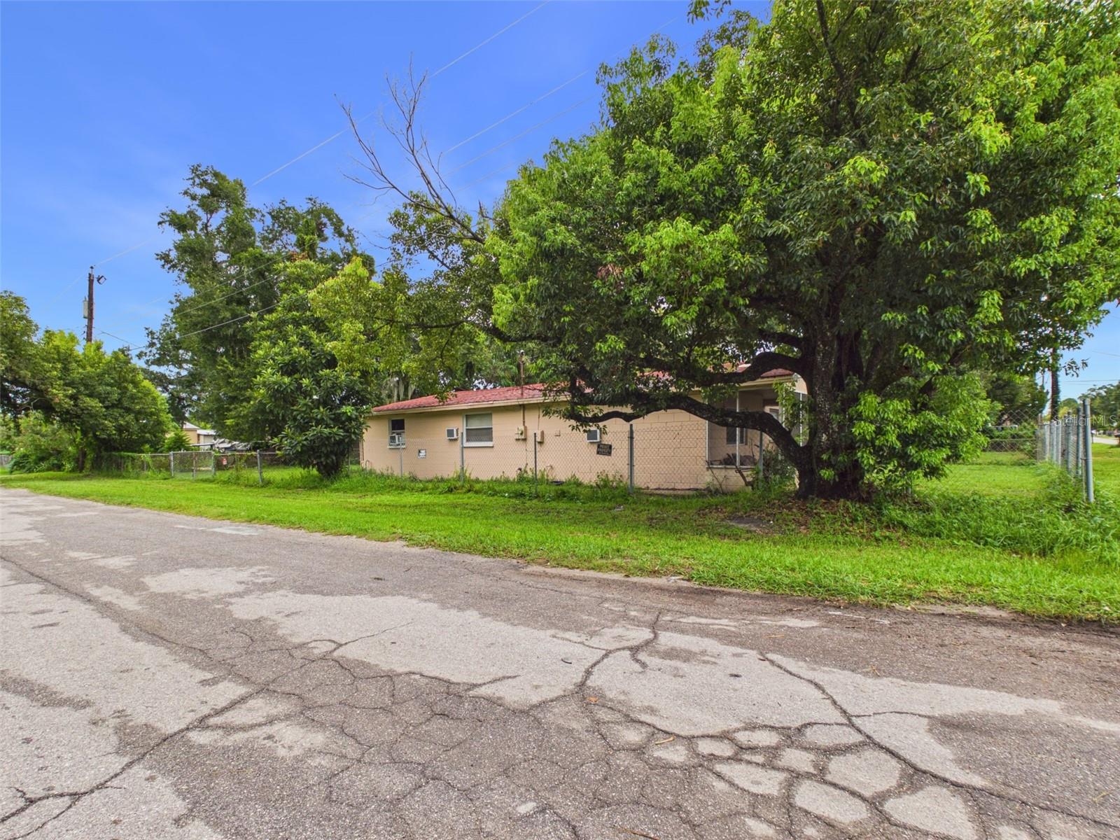 2119 W Patterson St Property Photo 27