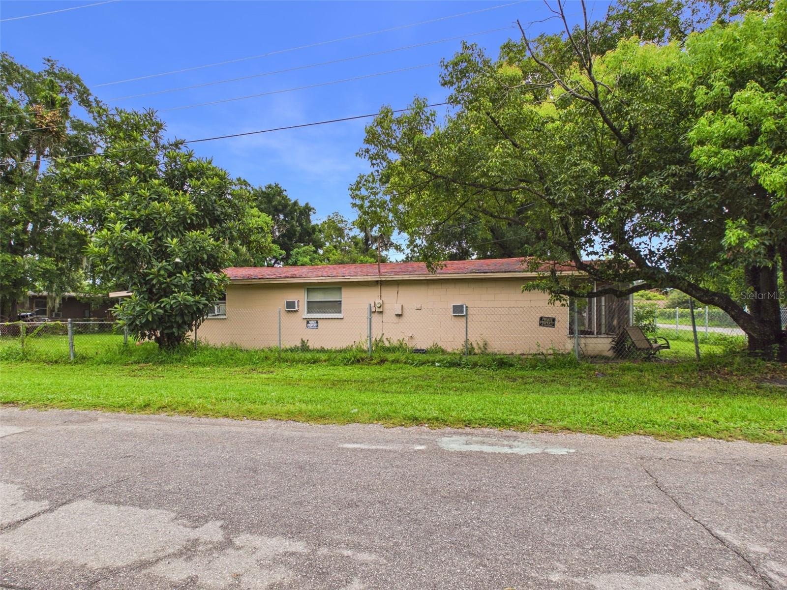 2119 W Patterson St Property Photo 28