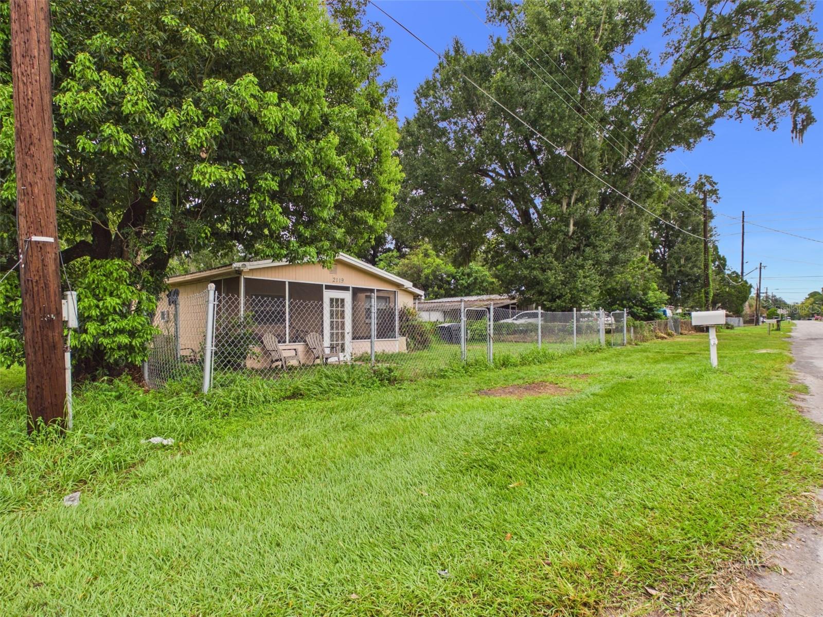 2119 W Patterson St Property Photo 32